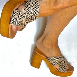 Avellini Italy Platform Sandals Wood Sole  Aztec Detail Straps Block Heel Size 9